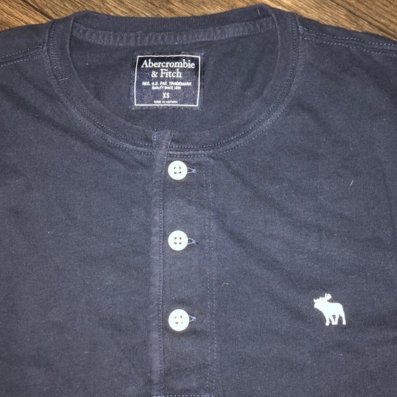 A&F SAF Long sleeve Henley - Picture 2 of 2